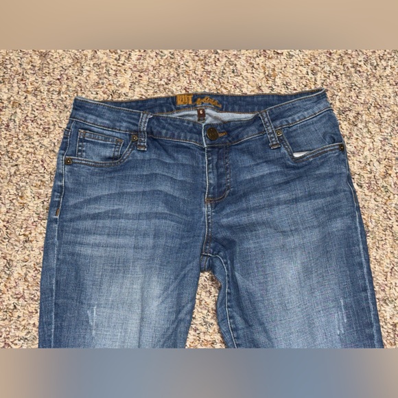 Women's size 6 Kut from the Kloth Distressed Blue Jeans - Picture 3 of 7